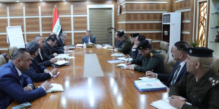 وزير الداخلية يترأس اجتماعاً لمناقشة “وضع ضوابط وتنظيم العمل السياحي” في البلاد