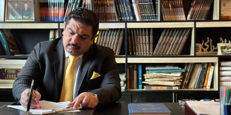 هل من المعقول أن تصادر الحريات ويُمنع الخمر في بلد الطوائف؟