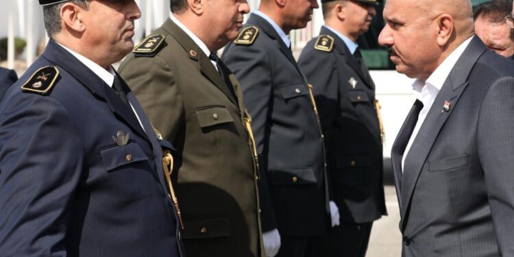 وزير الداخلية يصـــل الى تونس