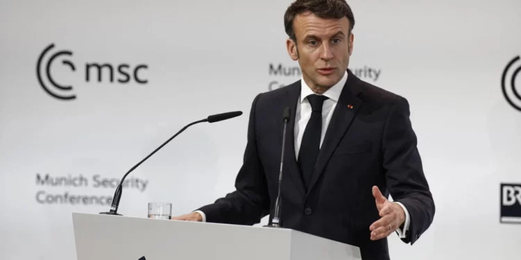 ماكرون .. “نحن جاهزون لنزاع طويل الأمد”