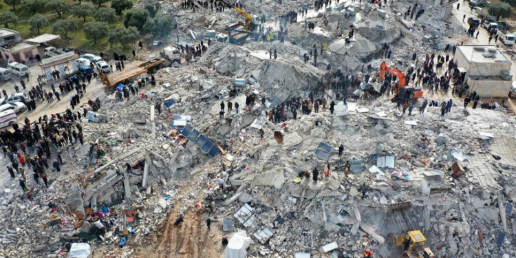 فرار نحو 20 متطرفا من سجن في سوريا