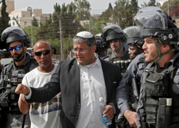 تشكيل فريقاً لمراقبــة محتوى الفلسطينيين على الإنترنت من قبل اسرائيل