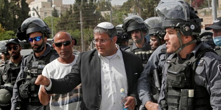 تشكيل فريقاً لمراقبــة محتوى الفلسطينيين على الإنترنت من قبل اسرائيل