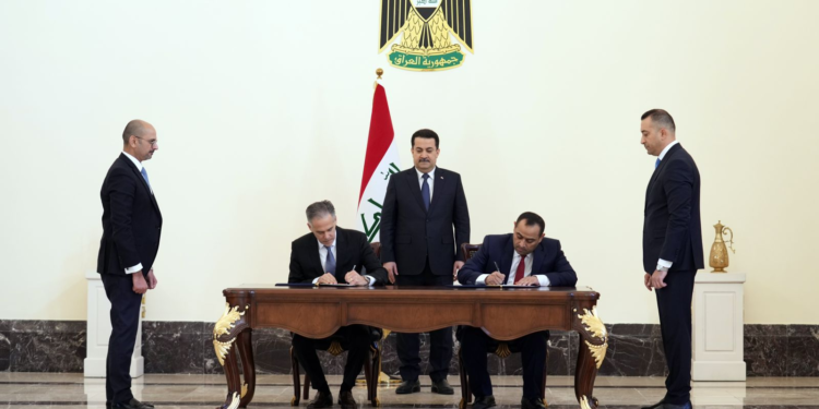 توقيع مذكرة تفاهم بين (وزارة الكهرباء وشركة جنرال إلكتريك الأمريكية)