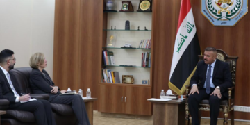 وزير الداخلية يلتقي سفيري فلسطين وأستراليا