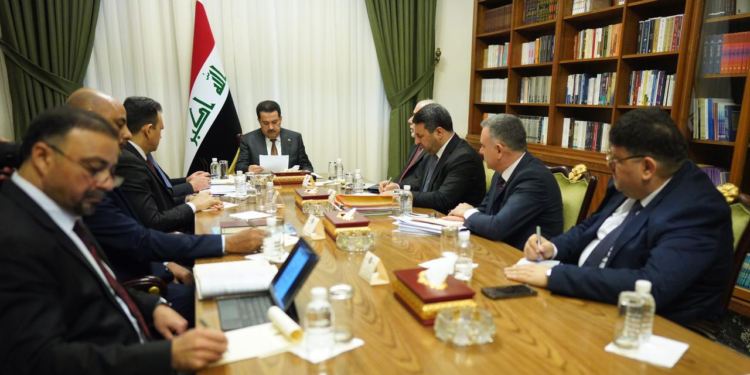 السوداني يترأس اجتماعاً للفريق المختص بتدقيق الإعفاءات الكمركية