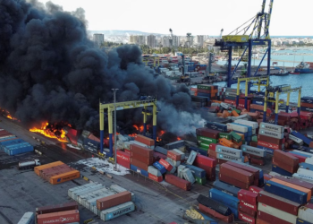 حريق ضخم في ميناء إسكندرون التركي