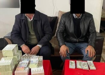 اعتقال شخصين بحوزتهما (4 دفاتر و156 مليوناً) في نينوى