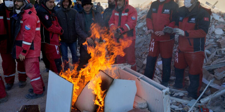 أحد أعراض اضطراب ما بعد الصدمة.. كيف تتبلد المشاعر ؟