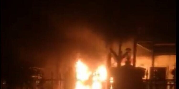  شاب يلقي ثلاث قنابل على منزل عشيقته في لبنان