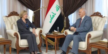 وزير الموارد المائية يستقبل السفيرة الاسترالية