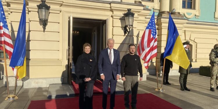 روسيا .. بايدن يدعم كييف حتى آخر قتيل أوكراني