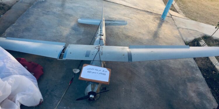 ضبط طائرة مسيرة مجهولة قرب الطريق السريع