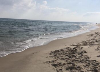 ظاهرة تحدث لأول مرة “انخفاض منسوب مياه البحر المتوسط”