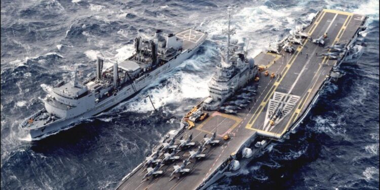البرازيل تغرق حاملة طائرات قديمة في المحيط الأطلسي ,, “رغم التحذيرات”