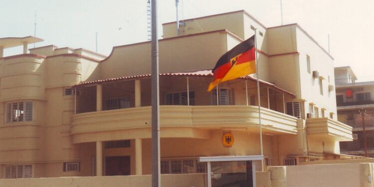 السفير الألماني يديـــن اختطاف الناشط البيئي جاسم الأسدي