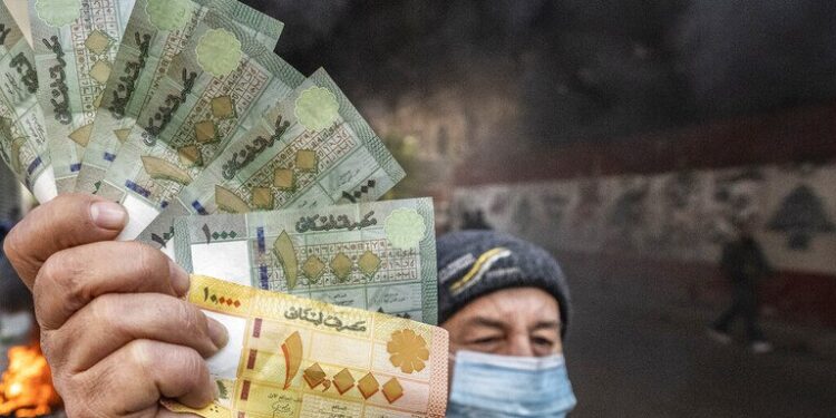 بدء تطبيق قرار تعديل سعر الصرف الرسمي في لبنان