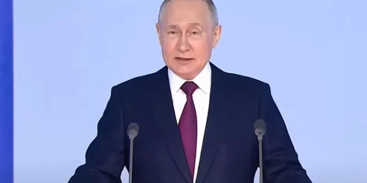 بوتين .. الغرب يريد جعل المواجهة في أوكرانيا عالمية