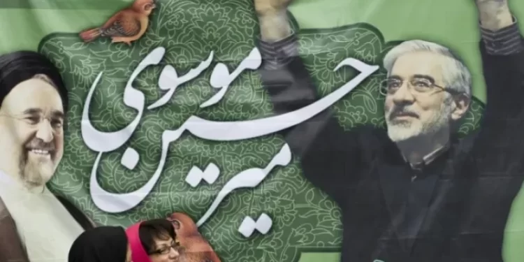 خاتمي وموسوي يدعوان إلى الــ(تغييـــر في نظام إيران السياسي)