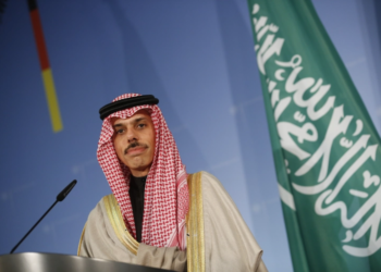 وزير الخارجيَّة السعودي يصل إلى بغداد