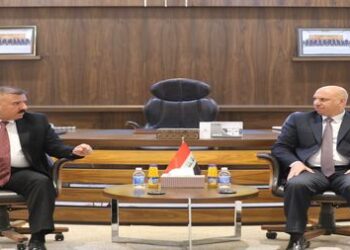 وزير الداخلية يزور محكمة استئناف محافظة الديوانية
