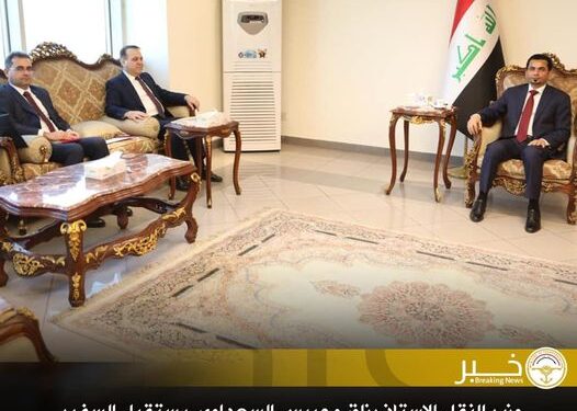 وزير النقل يستقبل السفير اللبناني