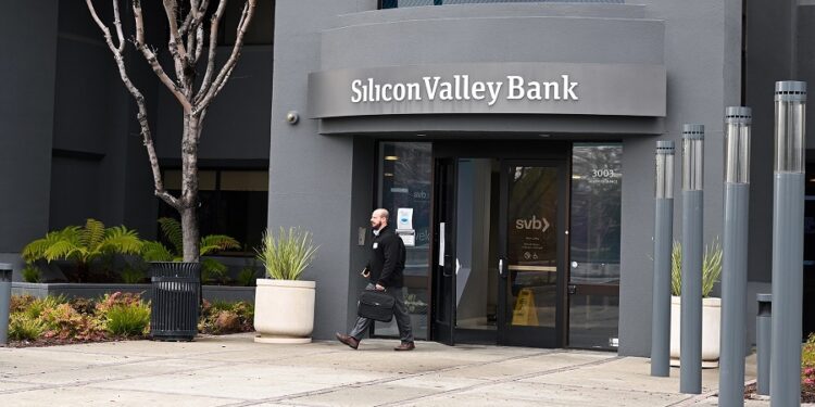 واشنطن ..لا توجد خطة إنقاذ فيدرالية لبنك “وادي السيليكون”