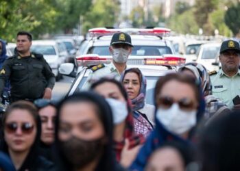 ايران .. خطة لفرض “غرامة تصل إلى 6 آلاف $ ” لضبط الحجاب