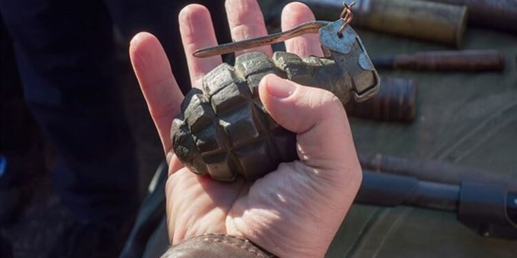 مطلوب بقضية مخدرات يفجر نفسه وابنته بعد محاصرته في البصرة