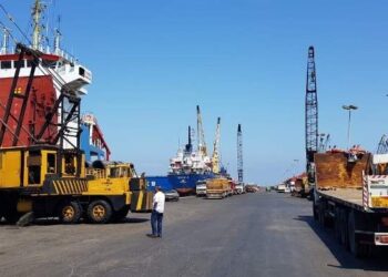 لبنان ترفض إدخال شحنة من (الهيدروليك العراقي) لعدم مطابقتها للشروط
