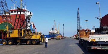 لبنان ترفض إدخال شحنة من (الهيدروليك العراقي) لعدم مطابقتها للشروط