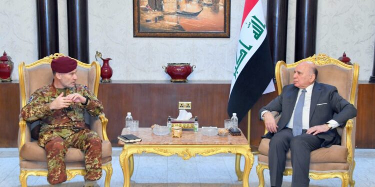 الناتو يعتزم اطلاق مشاريع جديدة في العراق