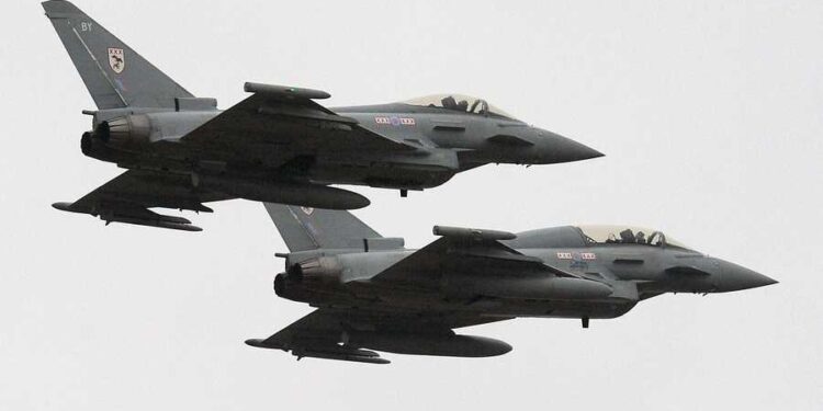 طائرتان “بريطانية وألمانية” تعترضــــان “مقاتلة روسية” في أجواء الناتو