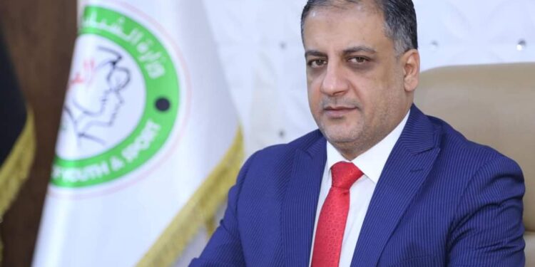 وزير الرياضة يعفي عدداً من المسؤولين