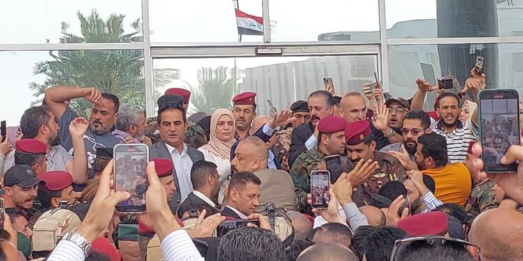 موظفين وزارة المالية “يضربون عن العمل” وطيف سامي تتوعد بإجراءات قانونية
