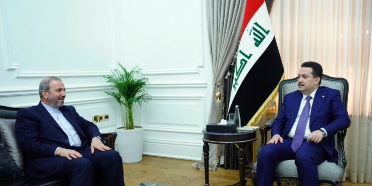 السوداني يستقبل السفير الإيراني لدى العراق