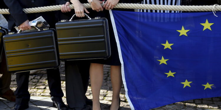 الاتحاد الأوروبي يحقق بفضيحة جديدة ,, “رحلات مدفوعـــة إلى قطر”