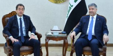 وكيل الوزارة لشُؤُون التخطيط السياسيّ يلتقي السفير الفرنسيّ في بغداد