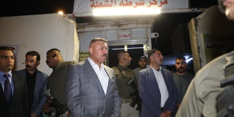 وزير الداخلية يصدر توجيهات بعد زيارة مفاجئة لقسم شرطة في بغداد