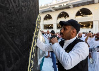 استعدادات في الحرم المكي لاستقبال شهر رمضان