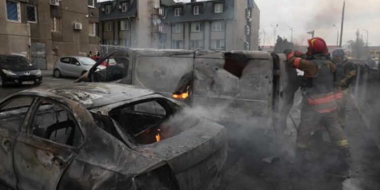 روسيا تستهدف 10 مدن أوكرانية في أكبر هجماتها منذ 3 أسابيع