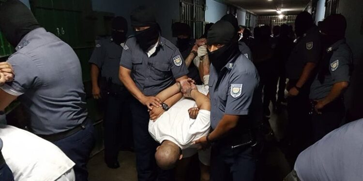 معاقبة مجرم في السلفادور بالسجن 13 قرنًا