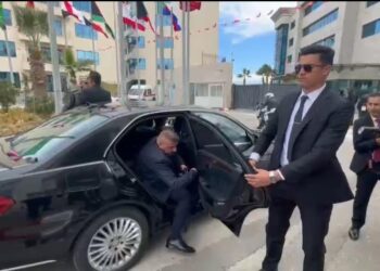 فيديو .. وزير الداخلية يصل مقر مجلس وزراء الداخلية العرب