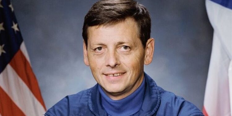وفاة رائد الفضاء جان جاك فافييه … سادس فرنسي يسافر إلى خارج الأرض
