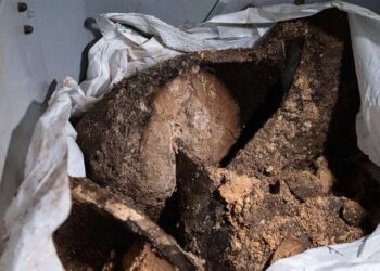 إبطال مفعول قنبلتيـــن من الحرب العالمية الثانية في ألمانيا