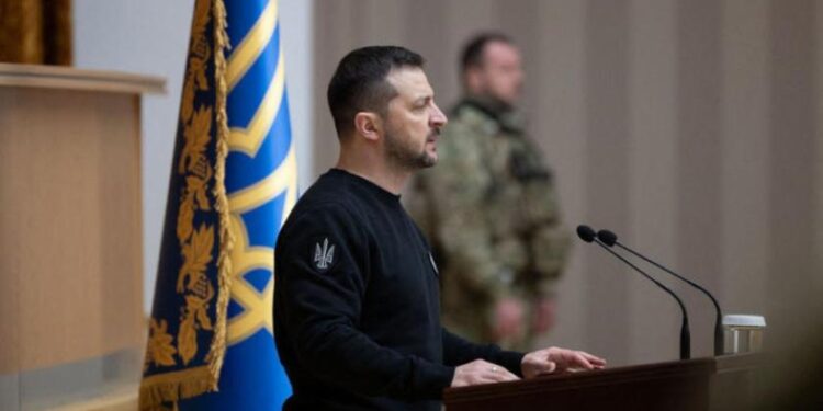 زيلينسكي .. لا يمكن بدء الهجوم المضاد بسبب نقص الذخيرة