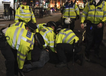 شرطة لندن عنصرية وكـــارهة للــ”نساء والمثليين”