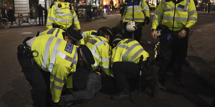 شرطة لندن عنصرية وكـــارهة للــ”نساء والمثليين”