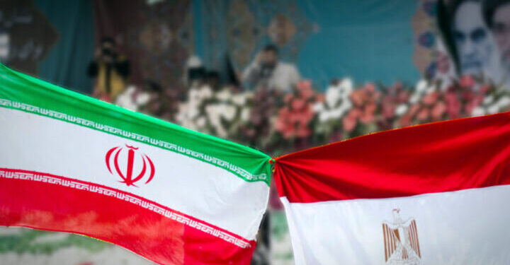 مصر .. بدء إصدار التأشيرات للسياح الإيرانيين