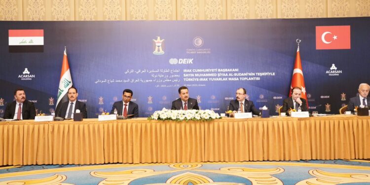 السوداني .. يلتقي عدداً من رجال الأعمال والمستثمرين الأتراك خلال زيارته الرسمية إلى تركيا